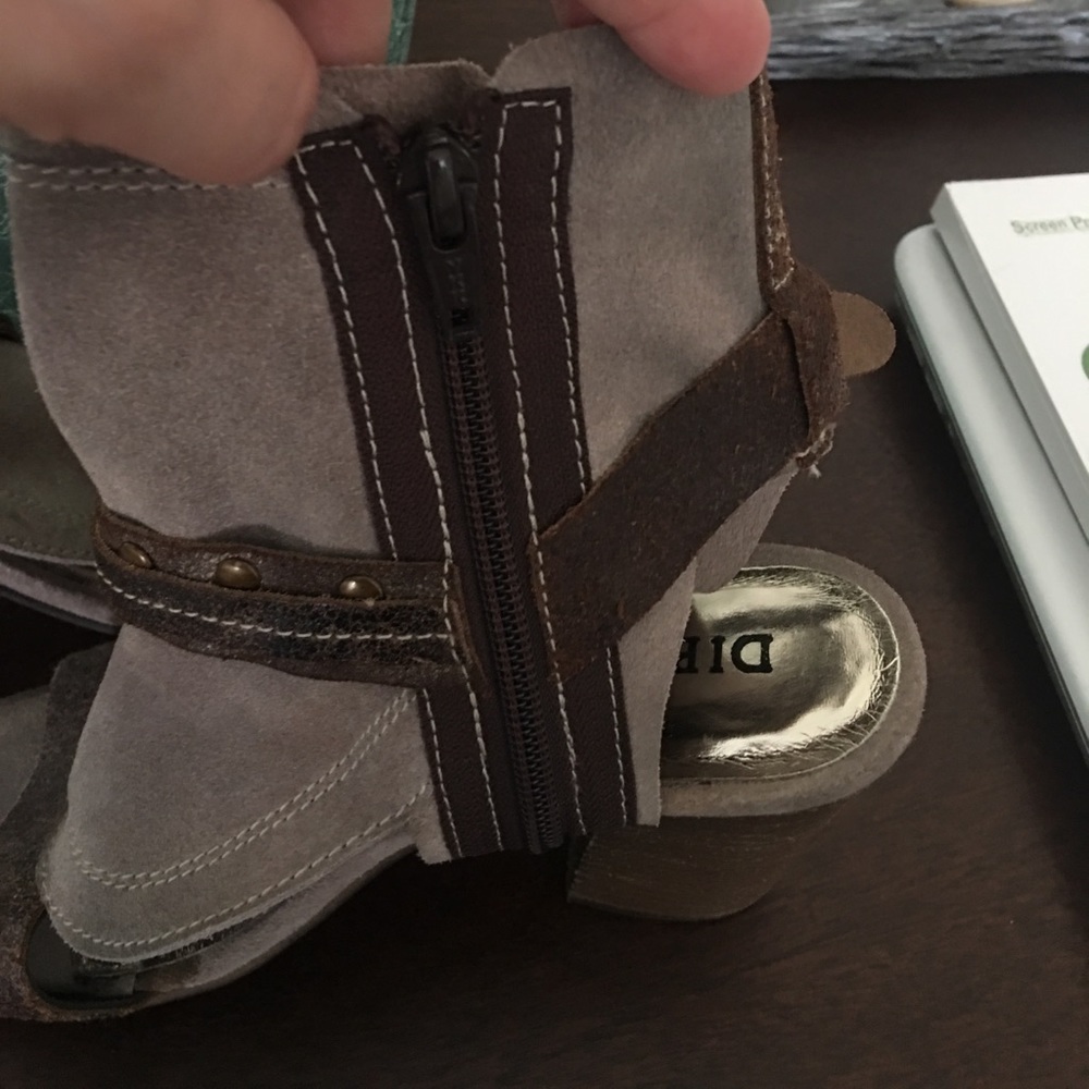 Shoes - Picture 6 of 6